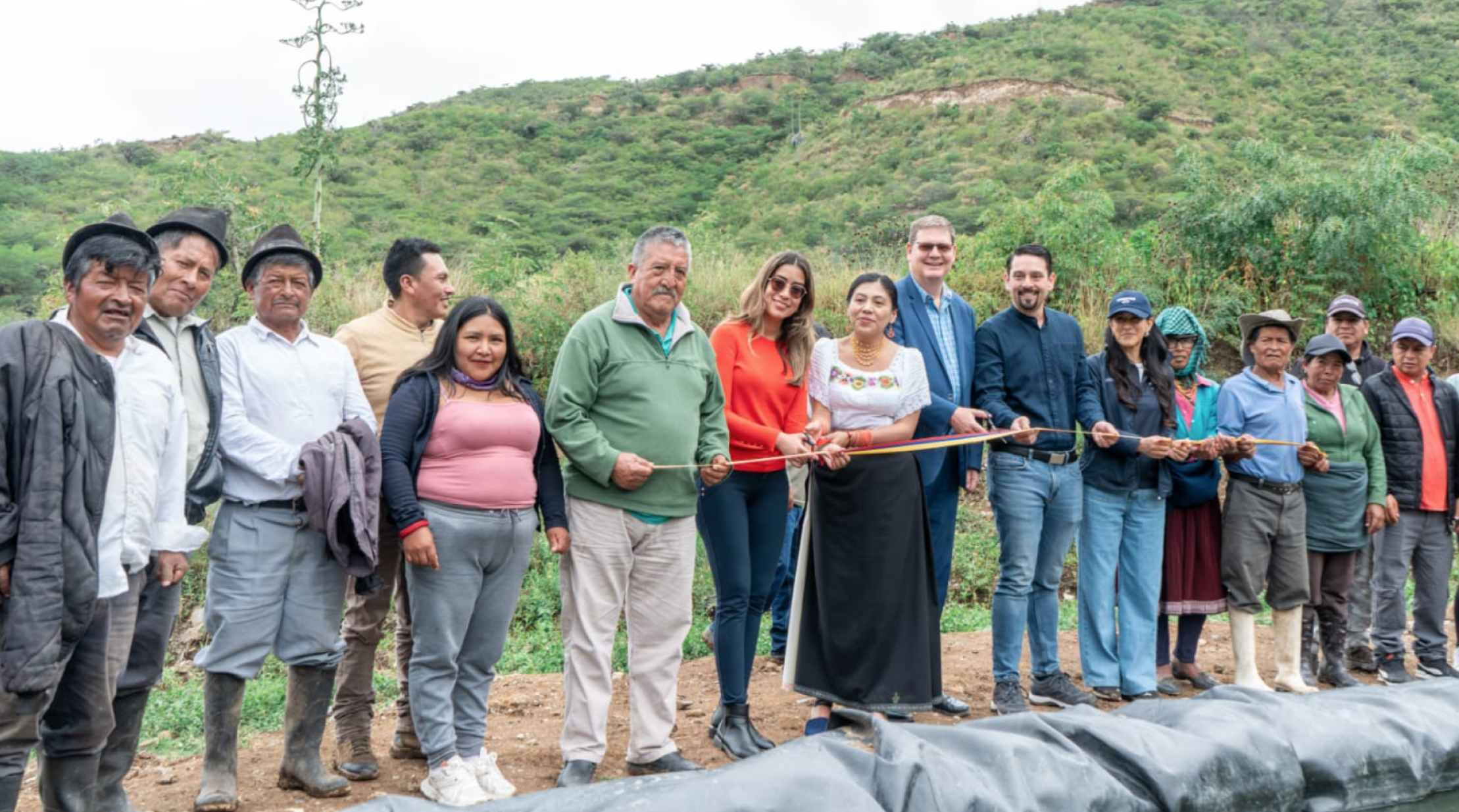 IEPS y Banco Mundial inauguran proyecto de riego comunitario en Ambuquí para fortalecer la producción agrícola