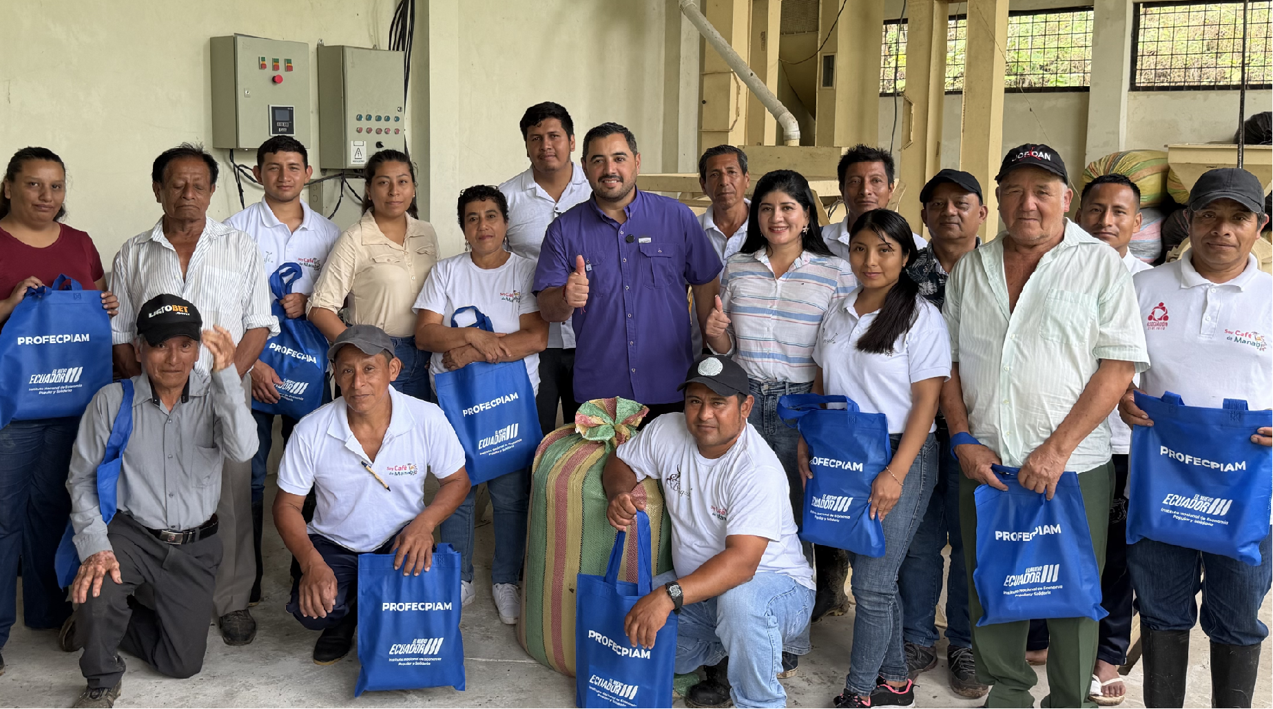 El Gobierno Nacional canaliza USD 75.000 para mejorar la producción de 44 caficultores de Manabí
